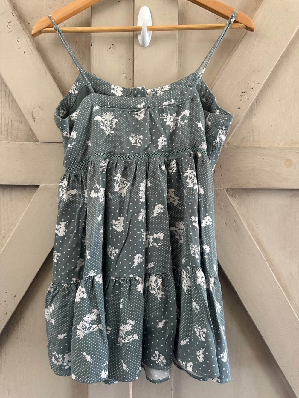 Millibon USA Sage Green Floral Polka Dot Tiered Cami Dress Size Medium - Picture 6 of 9